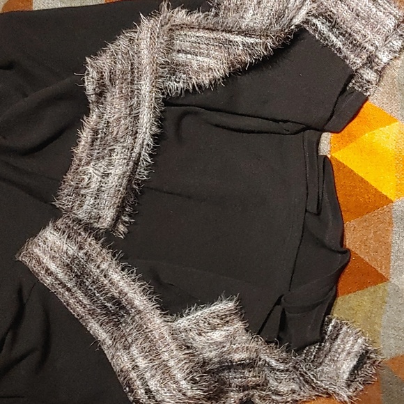 Mr Max Fashions Poncho - Picture 4 of 6